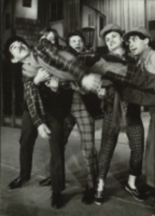 Boso, ale w ostrogach (fot. 14) [Dokument ikonograficzny]