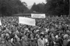 Jelenia Góra. Wiec Solidarności 30 czerwca 1981 (fot. 2) [Dokument ikonograficzny]