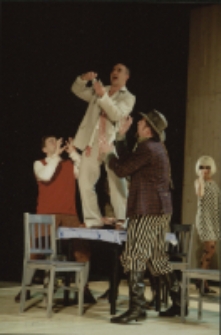 Trans-Atlantyk wg Witolda Gombrowicza (fot. 7) [Dokument ikonograficzny]