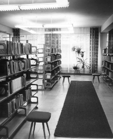 Wypożyczalnia Działu dla Dorosłych [Dokument ikonograficzny]