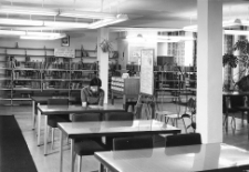 Czytelnia Działu dla Dzieci i Młodzieży [Dokument ikonograficzny]