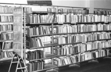 Wypożyczalnia w Dziale dla Dorosłych [Dokument ikonograficzny]