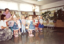 Przedstawienie grupy przedszkolnej [Dokument ikonograficzny]