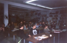 Zajęcia z młodzieżą w Dziale dla Dzieci i Młodzieży [Dokument ikonograficzny]