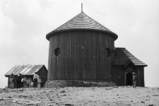 Kaplica św. Wawrzyńca na Śnieżce (fot. 2) [Dokument ikonograficzny]