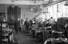 Jelenia Góra - Fabryka Maszyn Papierniczych FAMPA (fot. 3) [Dokument ikonograficzny]