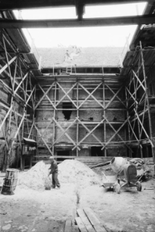 Jelenia Góra - renowacja Dworu Czarne (fot. 3) [Dokument ikonograficzny]