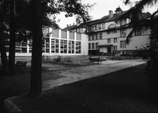 Jelenia Góra - szkoła w Sobieszowie (fot. 2 ) [Dokument ikonograficzny]