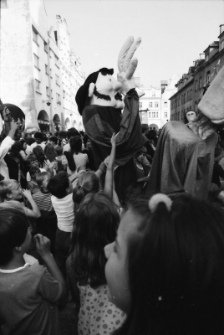 Teatry uliczne (fot. 1) [Dokument ikonograficzny]