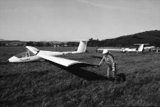 Lotnisko Aeroklubu Jeleniog&oacute;rskiego (fot. 1) [Dokument ikonograficzny]