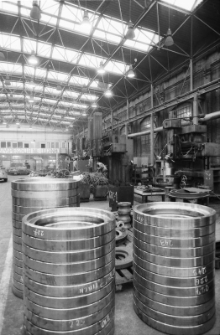 Jelenia Góra - Fabryka Maszyn Papierniczych FAMPA (fot. 12) [Dokument ikonograficzny]