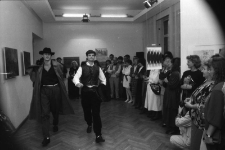 Jelenia Góra - pokaz mody Krystyny Jabłońskiej w BWA (fot. 1) [Dokument ikonograficzny]