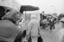 Jelenia Góra - targowisko przy ulicy Ludomira Różyckiego (fot. 5) [Dokument ikonograficzny]