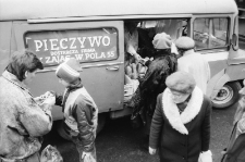 Jelenia Góra - handel na ulicy 1 Maja (fot. 1) [Dokument ikonograficzny]