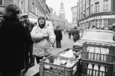 Jelenia Góra - handel na ulicy 1 Maja (fot. 5) [Dokument ikonograficzny]