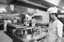 Jelenia G&oacute;ra - Hotel Mercure "Jelenia G&oacute;ra" (fot. 2) [Dokument ikonograficzny]