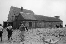 Karkonosze - dawne schronisko na Śnieżce (fot. 1) [Dokument ikonograficzny]