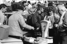 Jelenia G&oacute;ra - Cieplice, targowisko (fot. 1) [Dokument ikonograficzny]