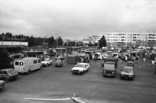 Jelenia Góra - targowisko przy ulicy Ludomira Różyckiego (fot. 6) [Dokument ikonograficzny]