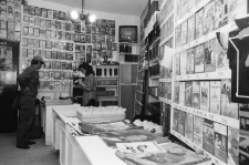 Jelenia Góra - wypożyczalnia kaset (fot. 1) [Dokument ikonograficzny]