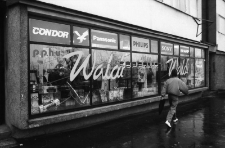 Jelenia G&oacute;ra - sklep "Waldi" (fot. 2) [Dokument ikonograficzny]