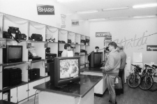 Jelenia Góra - sklep "Waldi" (fot. 3) [Dokument ikonograficzny]