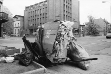 Jelenia Góra - w drodze do skupu makulatury [Dokument ikonograficzny]