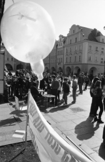 Jelenia G&oacute;ra - Happening anty AIDS (fot. 4) [Dokument ikonograficzny]