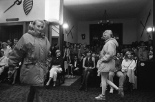 Pokaz mody jeleniogórskich firm (fot. 5) [Dokument ikonograficzny]