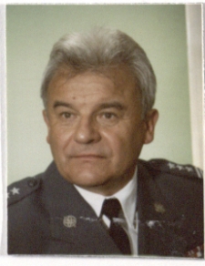 [Wiesław Kiryk : fotografia legitymacyjna] (fot. 4) [Dokument ikonograficzny]