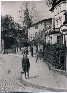 [Jelenia Góra (Cieplice) - droga na Plac Piastowski] (fot. 2) [Dokument ikonograficzny]