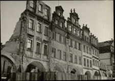 [Jelenia Góra - Plac Ratuszowy - kamienice] (fot. 2) [Dokument ikonograficzny]