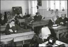 [Telefoniści : Technikum i Zasadnicza Szkoła Łączności w Jeleniej Górze] (fot. 4) [Dokument ikonograficzny]