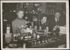 [Sklep fotograficzny w Jeleniej Górze] (fot. 1) [Dokument ikonograficzny]