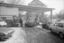 Jelenia Góra - Stacja benzynowa : ulica 1 Maja [Dokument ikonograficzny]