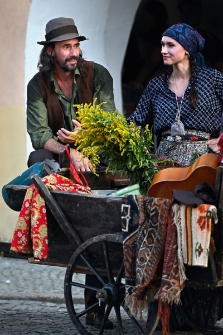 Teatr Migro (Krak&oacute;w). DROM - ścieżkami Rom&oacute;w (fot. 35) [Dokument ikonograficzny]