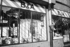 Jelenia Góra - sklep B&A (fot.1) [Dokument ikonograficzny]