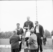 [Jelenia G&oacute;ra : zawody lekkoatletyczne] (fot. 2) [Dokument ikonograficzny]