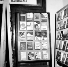 [Jelenia Góra - Księgarnia "Dom Książki" : Wystawa książki technicznej : 5-12 października 1966] (fot. 4) [Dokument życia społecznego]