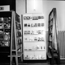 [Jelenia Góra - Księgarnia "Dom Książki" : Wystawa książki technicznej : 5-12 października 1966] (fot. 6) [Dokument życia społecznego]