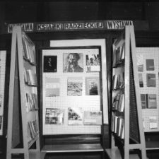 [Jelenia Góra - Księgarnia "Dom Książki" : Wystawa książki radzieckiej : 9-15 listopada 1966] (fot. 3) [Dokument życia społecznego]