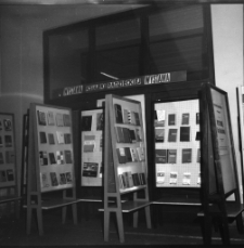 [Jelenia Góra - Księgarnia "Dom Książki" : Wystawa książki radzieckiej : 9-15 listopada 1966] (fot. 5) [Dokument życia społecznego]