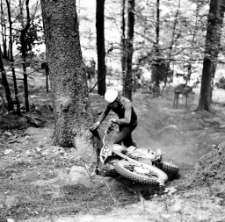 [Zawody motocyklowe] (fot. 8) [Dokument ikonograficzny]