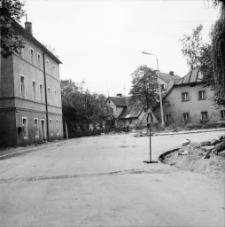 [Jelenia Góra - Cieplice : Ul. Zjednoczenia Narodowego] (fot. 7) [Dokument ikonograficzny]