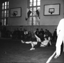[Zawody zapaśnicze] (fot. 1) [Dokument ikonogaficzny]