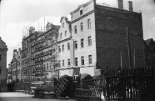 [Jelenia Góra - Plac Ratuszowy - kamienice] (fot. 8) [Dokument ikonograficzny]