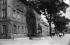 [Jelenia Góra - Plac Ratuszowy : ratusz] (fot. 2) [Dokument ikonograficzny]