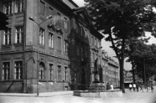 [Jelenia Góra - Plac Ratuszowy : ratusz] (fot. 1) [Dokument ikonograficzny]