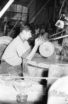 Piechowice - huta szkła "Julia" (fot. 18) [Dokument ikonograficzny]