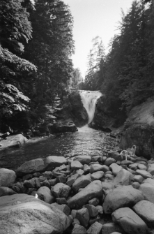 [Wodospad Łomniczki] (fot. 2) [Dokument ikonograficzny]